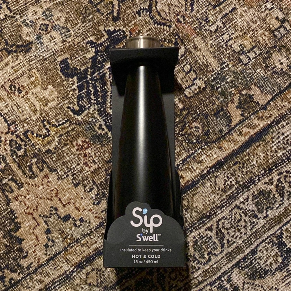 Swell water bottle